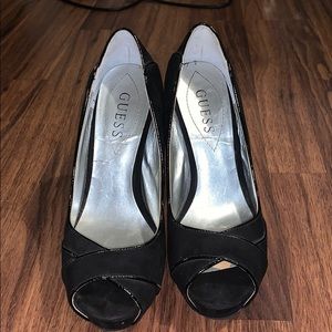 Guess open toed high heels🖤